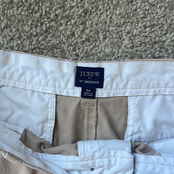 NEW J CREW Men’s 34 7” in seam khaki shorts - Picture 2 of 2